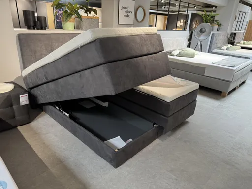Boxspringbett TRAUMSCHLAF mit Stauraum